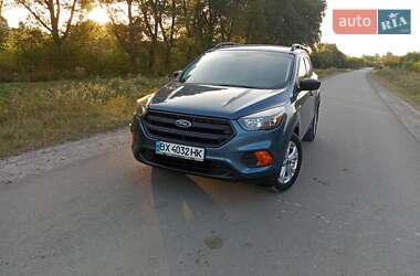 Внедорожник / Кроссовер Ford Escape 2018 в 