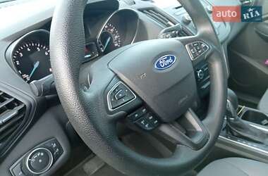 Внедорожник / Кроссовер Ford Escape 2018 в 