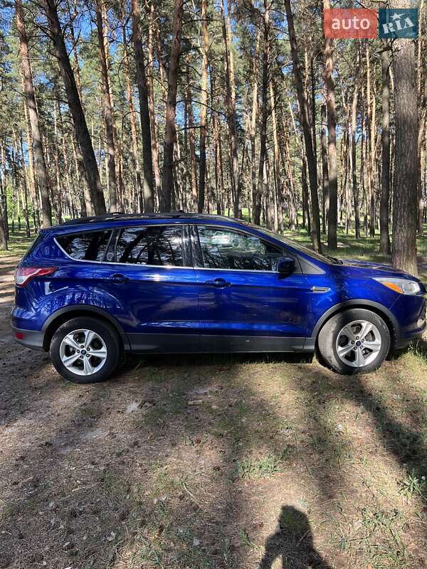 Внедорожник / Кроссовер Ford Escape 2012 в Сумах