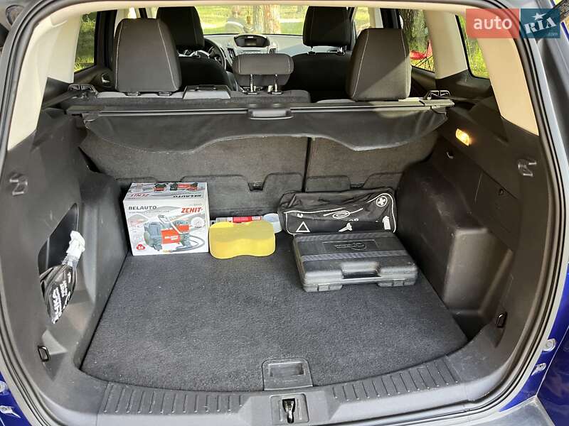Внедорожник / Кроссовер Ford Escape 2012 в Сумах