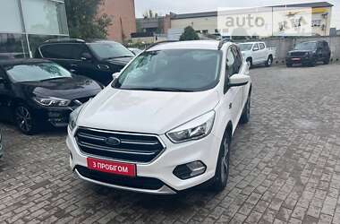 Внедорожник / Кроссовер Ford Escape 2017 в Полтаве