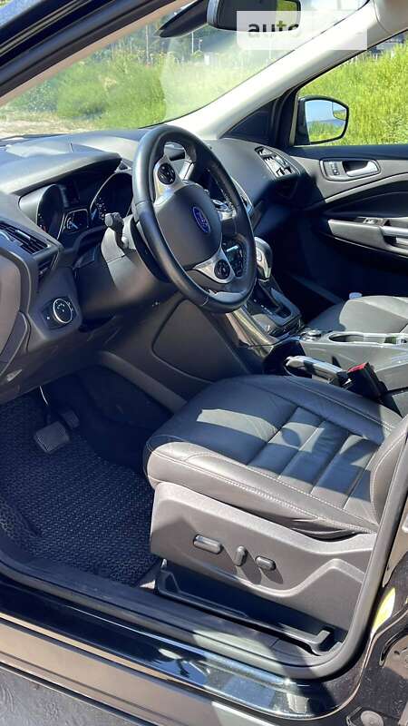Внедорожник / Кроссовер Ford Escape 2015 в Черкассах