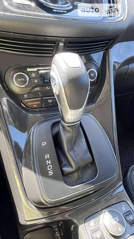 Внедорожник / Кроссовер Ford Escape 2015 в Черкассах