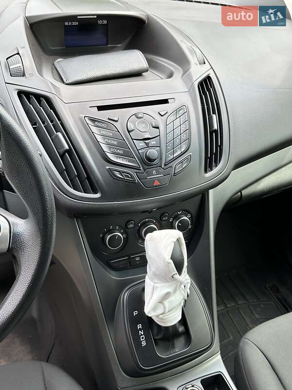 Внедорожник / Кроссовер Ford Escape 2015 в Магдалиновке