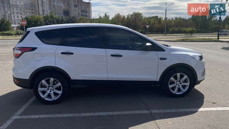 Позашляховик / Кросовер Ford Escape 2016 в Кривому Розі