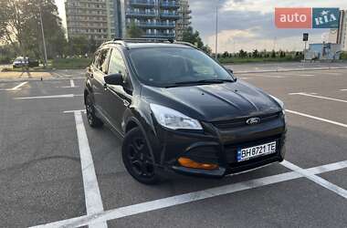 Внедорожник / Кроссовер Ford Escape 2014 в 