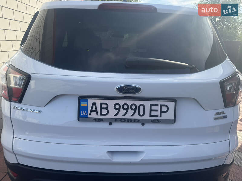 Внедорожник / Кроссовер Ford Escape 2018 в Виннице