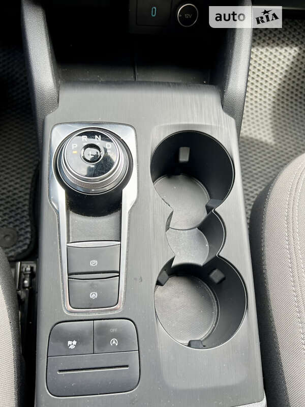 Внедорожник / Кроссовер Ford Escape 2019 в Тернополе