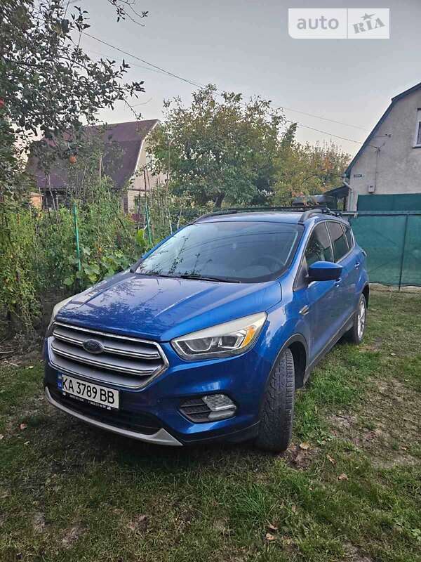 Внедорожник / Кроссовер Ford Escape 2016 в Киеве