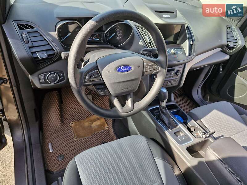 Внедорожник / Кроссовер Ford Escape 2017 в Киеве фото 41 Внедорожник / Кроссовер Ford Escape 2017 в Киеве