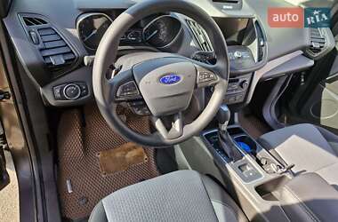 Внедорожник / Кроссовер Ford Escape 2017 в 