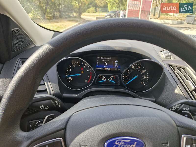 Внедорожник / Кроссовер Ford Escape 2017 в Киеве фото 43 Внедорожник / Кроссовер Ford Escape 2017 в Киеве