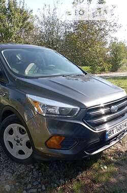 Внедорожник / Кроссовер Ford Escape 2017 в Староконстантинове