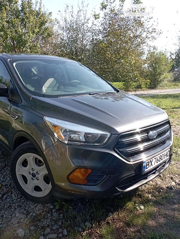 Позашляховик / Кросовер Ford Escape 2017 в Старокостянтинові