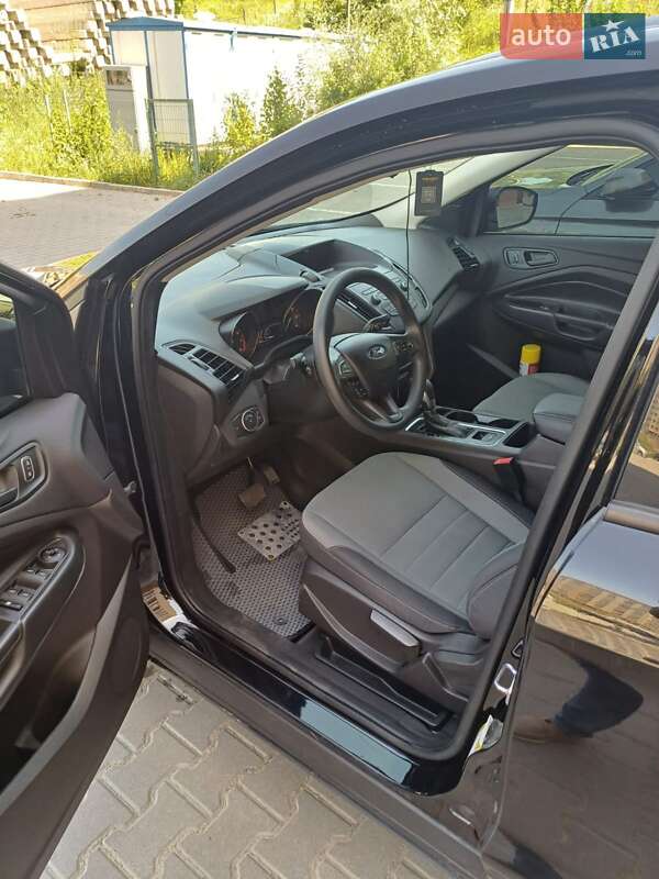 Внедорожник / Кроссовер Ford Escape 2019 в Хмельницком