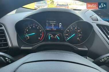 Внедорожник / Кроссовер Ford Escape 2019 в 