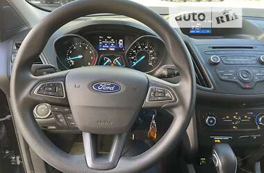 Позашляховик / Кросовер Ford Escape 2017 в 