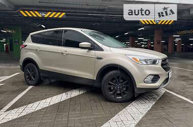 Внедорожник / Кроссовер Ford Escape 2017 в Киеве