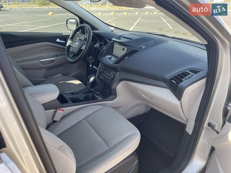 Внедорожник / Кроссовер Ford Escape 2018 в Киеве