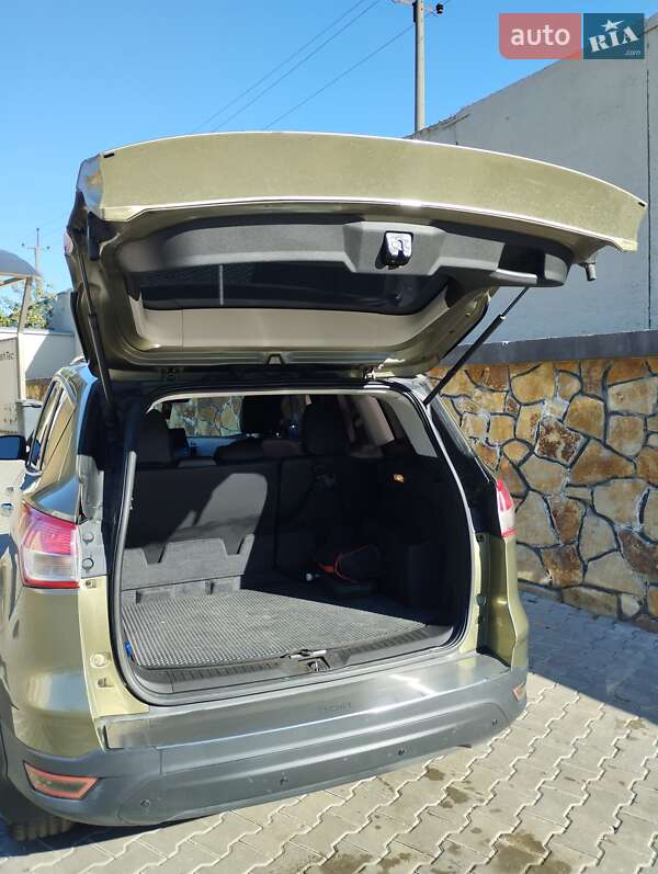 Внедорожник / Кроссовер Ford Escape 2013 в Могилев-Подольске