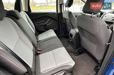 Внедорожник / Кроссовер Ford Escape 2019 в 