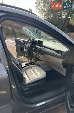 Позашляховик / Кросовер Ford Escape 2021 в Нововолинську