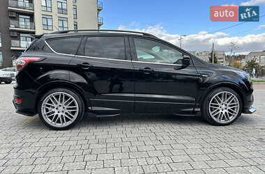 Позашляховик / Кросовер Ford Escape 2016 в 