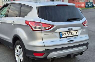 Внедорожник / Кроссовер Ford Escape 2014 в Виннице