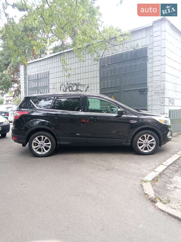 Внедорожник / Кроссовер Ford Escape 2016 в Киеве