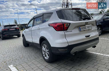 Внедорожник / Кроссовер Ford Escape 2018 в Львове