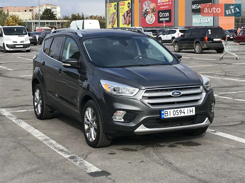 Внедорожник / Кроссовер Ford Escape 2018 в Полтаве