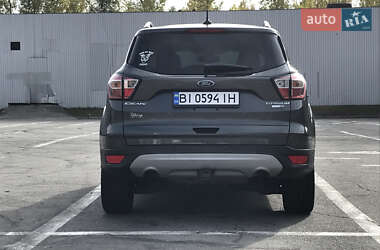 Внедорожник / Кроссовер Ford Escape 2018 в 