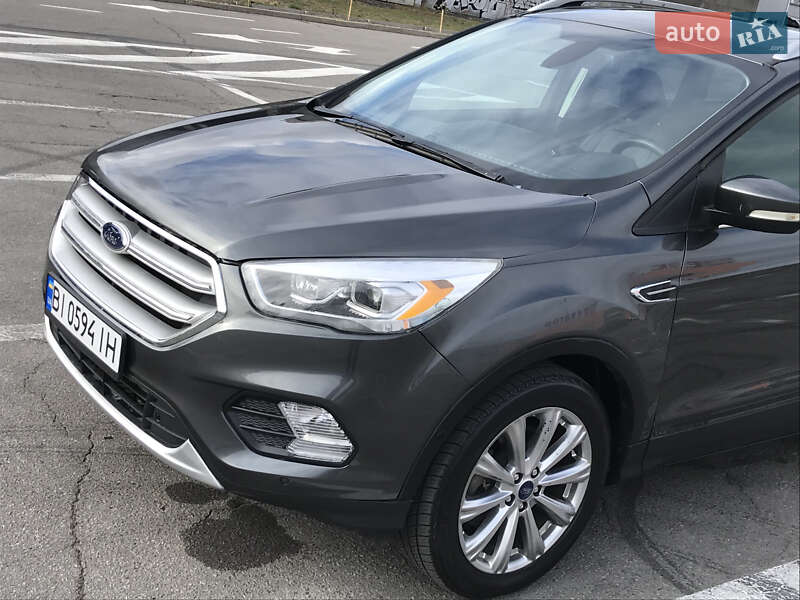 Внедорожник / Кроссовер Ford Escape 2018 в Полтаве