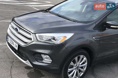 Внедорожник / Кроссовер Ford Escape 2018 в 