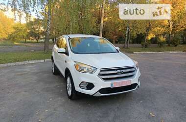 Позашляховик / Кросовер Ford Escape 2017 в Рівному