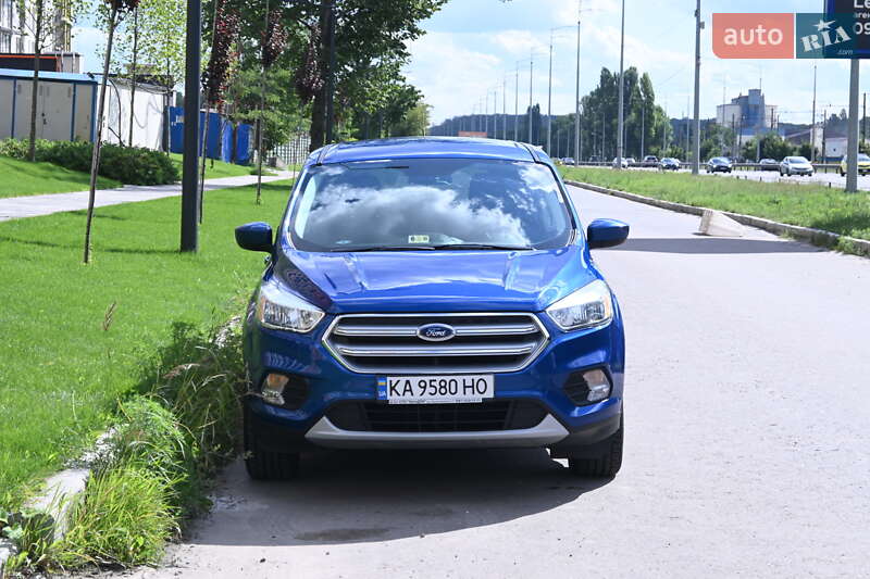 Внедорожник / Кроссовер Ford Escape 2017 в Киеве