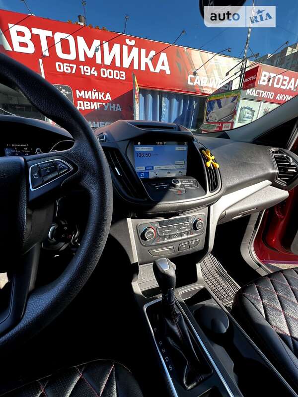 Позашляховик / Кросовер Ford Escape 2017 в Києві