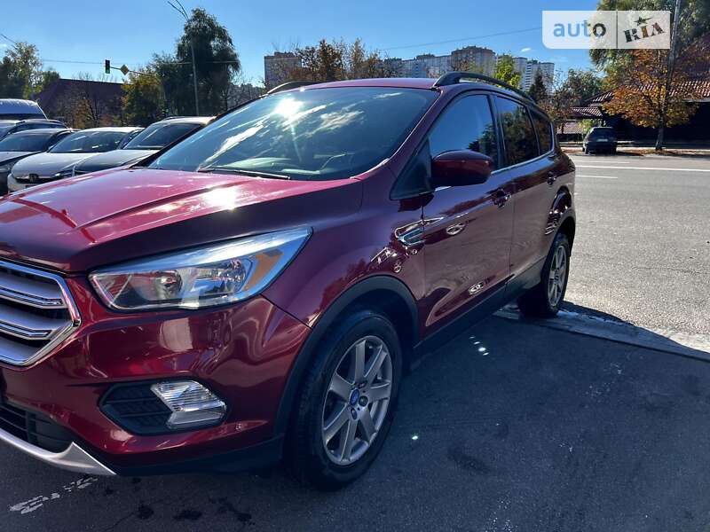 Позашляховик / Кросовер Ford Escape 2017 в Києві