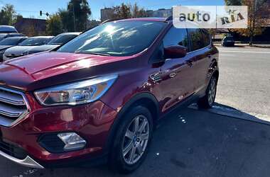 Внедорожник / Кроссовер Ford Escape 2017 в 