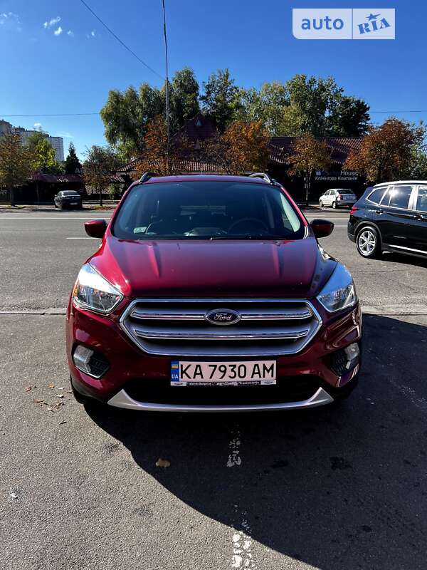 Позашляховик / Кросовер Ford Escape 2017 в Києві