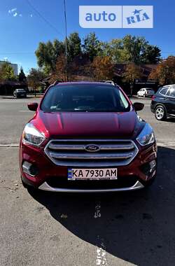 Внедорожник / Кроссовер Ford Escape 2017 в 