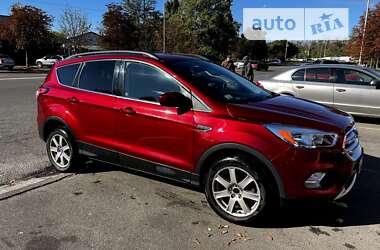 Внедорожник / Кроссовер Ford Escape 2017 в 