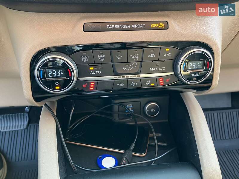 Внедорожник / Кроссовер Ford Escape 2021 в Киеве