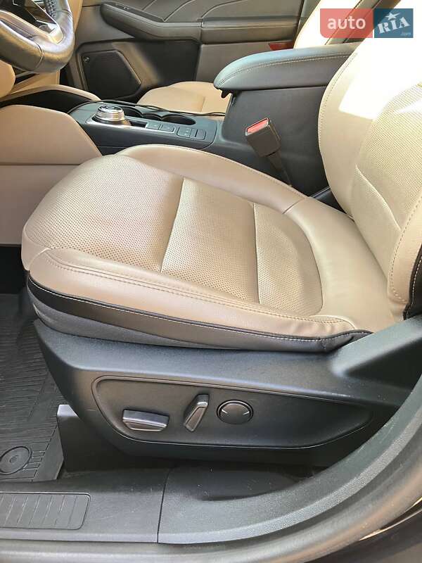 Внедорожник / Кроссовер Ford Escape 2021 в Киеве