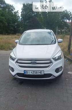 Позашляховик / Кросовер Ford Escape 2016 в Валках