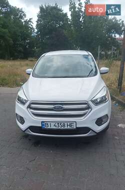 Позашляховик / Кросовер Ford Escape 2016 в Валках