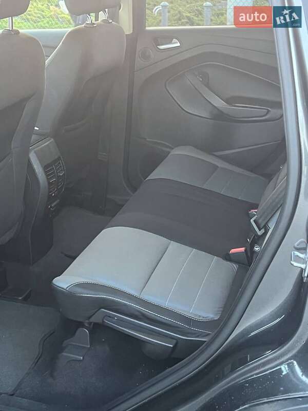 Внедорожник / Кроссовер Ford Escape 2016 в Дубно