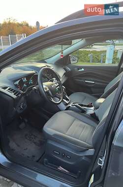 Внедорожник / Кроссовер Ford Escape 2016 в 