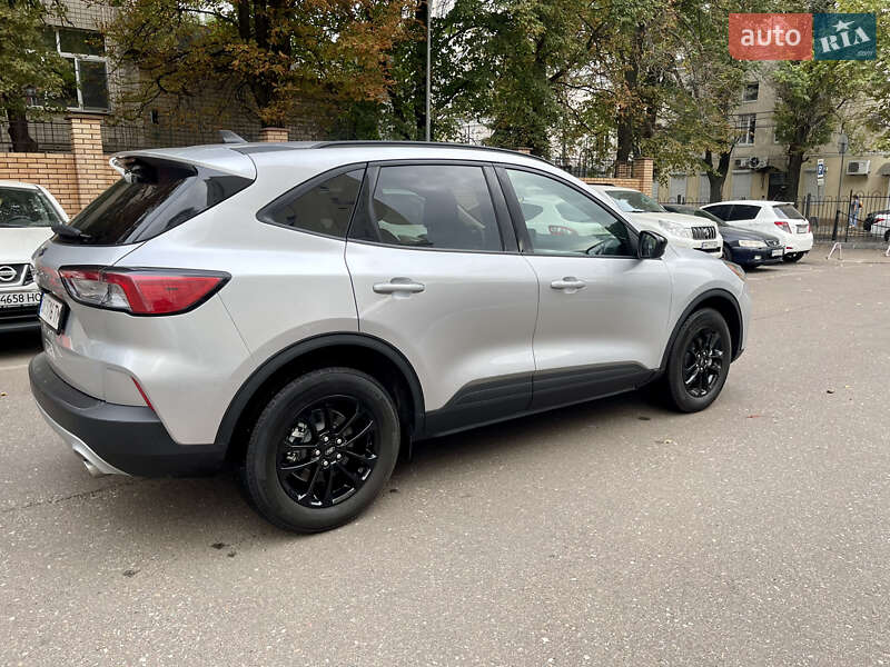 Внедорожник / Кроссовер Ford Escape 2020 в Одессе