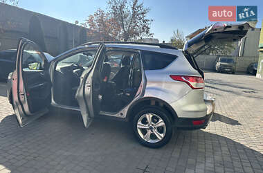 Внедорожник / Кроссовер Ford Escape 2016 в 